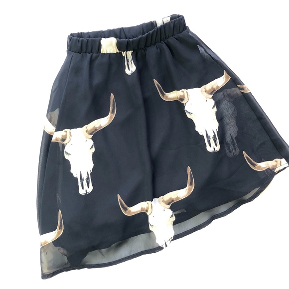 Peach Love California NWT Bull Head Flowy Shorts L - Picture 6 of 7